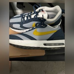 Nike shoes retro air max